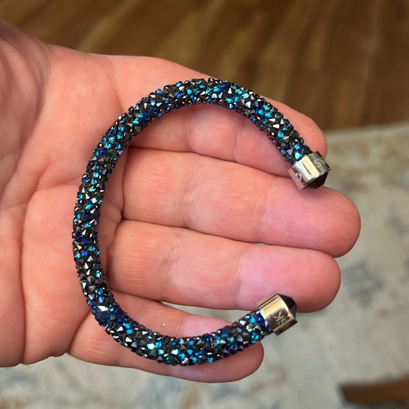 SWAROVSKI COLLECTION CRYSTALDUST CUFF BRACELET - Picture 2 of 4